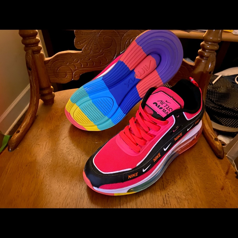 Women’s Pink Nike Shoes Size 8